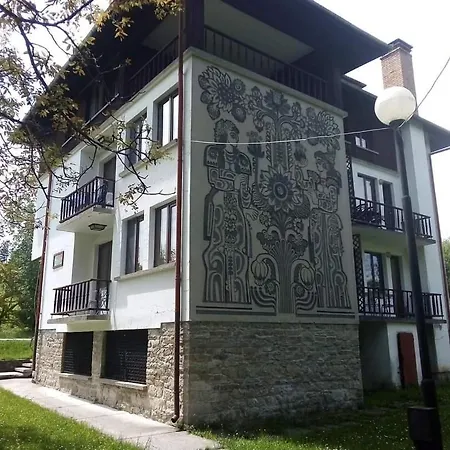 чичо томовата колиба Szálloda Trjavna